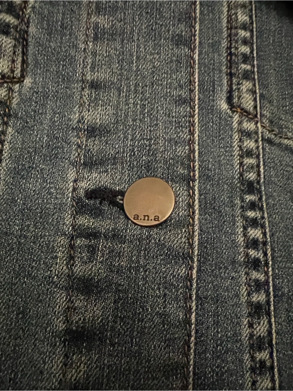 a.n.a. Classic Puff-Shoulder Denim Jacket in Blue NWT (size s) - Picture 5 of 9